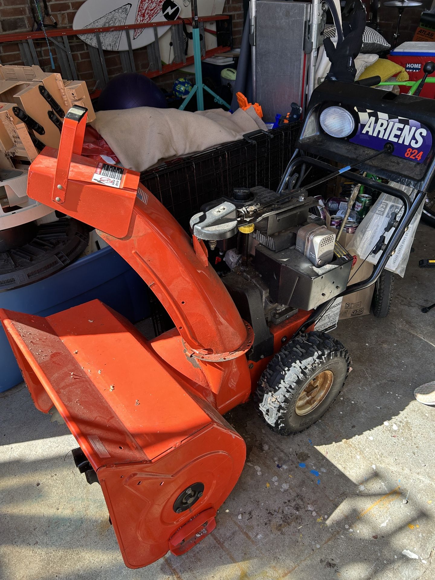 Ariens SNO-Thro 824