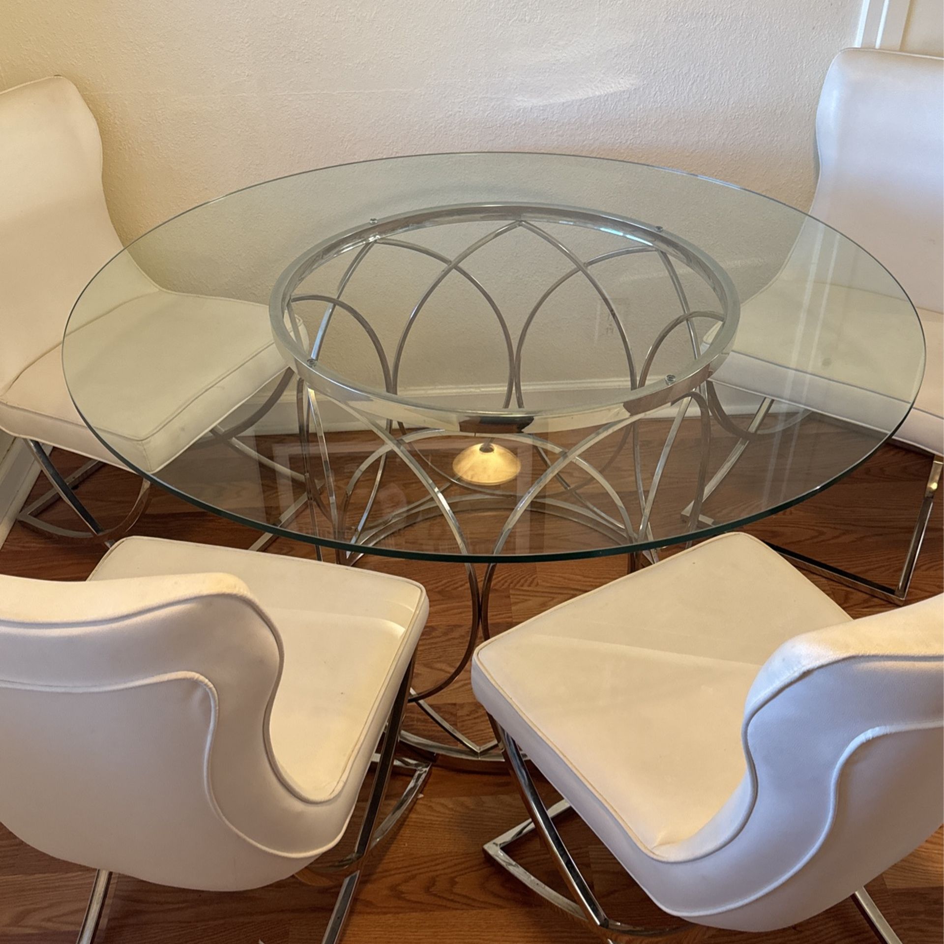 Beautiful Glass Table And Chairs