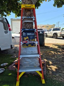 Werner ladder 6 ft ,brand new, 300 Lb capacity