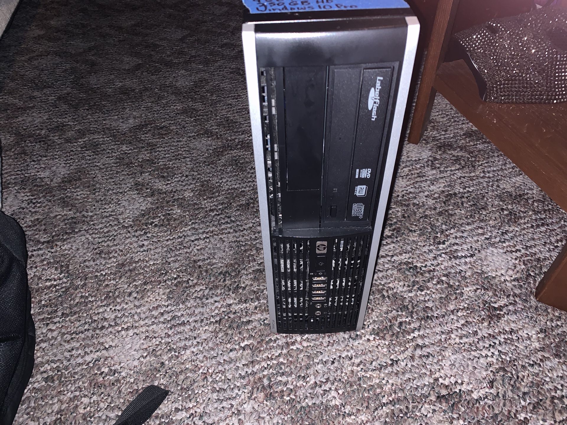 HP Compaq 8100 Small Form Factor