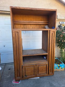 Entertainment center