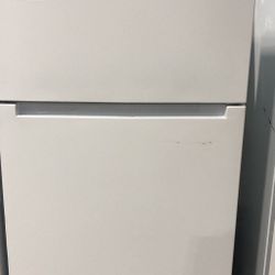 Vissani MDTF18WHR 18 cu. ft. Top Freezer Refrigerator