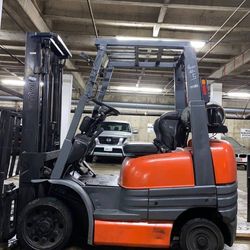 TOYOTA forklift for sale LOW HOURS
