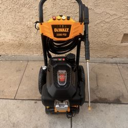 3300 PSI 2.4 GPM Cold Water Gas Pressure Washer