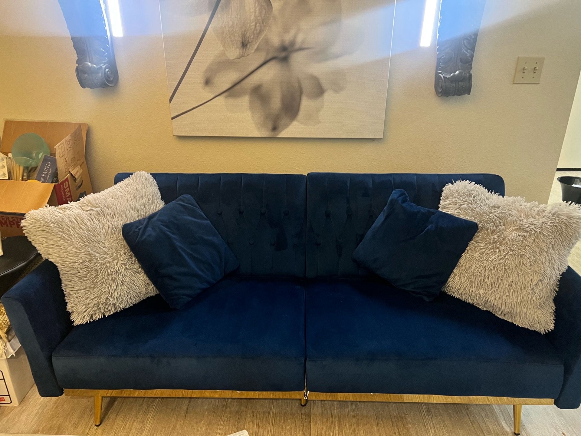 Couch Daybed Blue Velvet with gold legs