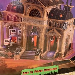 Lemax Spooky Town~ Rest In Pieces Mausoleum