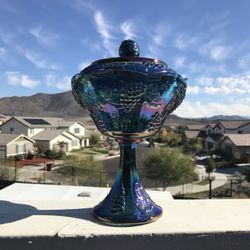 Beautiful Vintage glass Candy dish