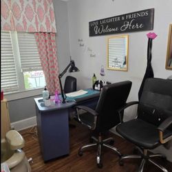 Nail Salon Equipment 