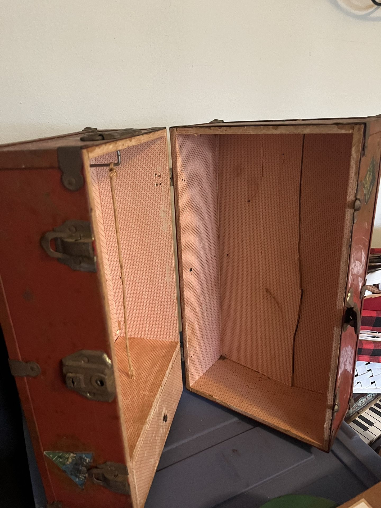 Antique Doll Carrying Case Found In An Old Barn In West Virginia Need Some Tlc