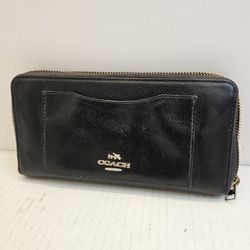 Vintage Coach Black Leather Wallet – Zipper Doesn’t Work