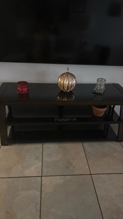 3 shelf glass stand