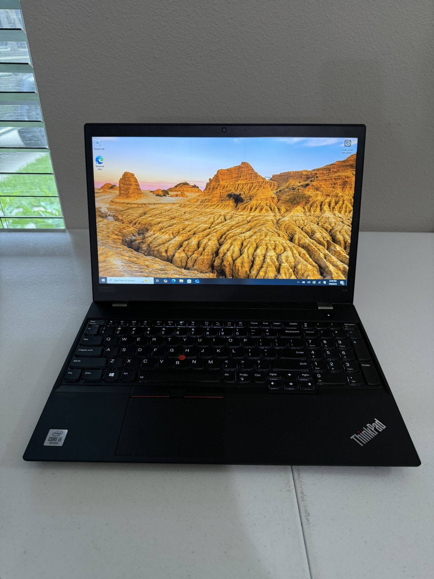 Lenovo ThinkPad T15 touchscreen