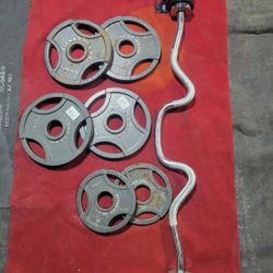 2" HOLE EZ-CURL BAR WITH CLIPS AND 50LBs TOTAL   4- 10s. 2-5s
11525 S HALSTED DUNKIN DONUTS/7111.S WESTERN WALGREENS 
100$  CASH ONLY AS IS 