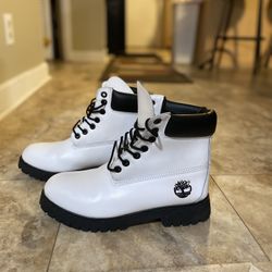 Women’s Leather White Timberland Boots, Size- 8.5M