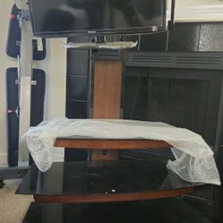 Entertainment CenterW/built in TV Mount