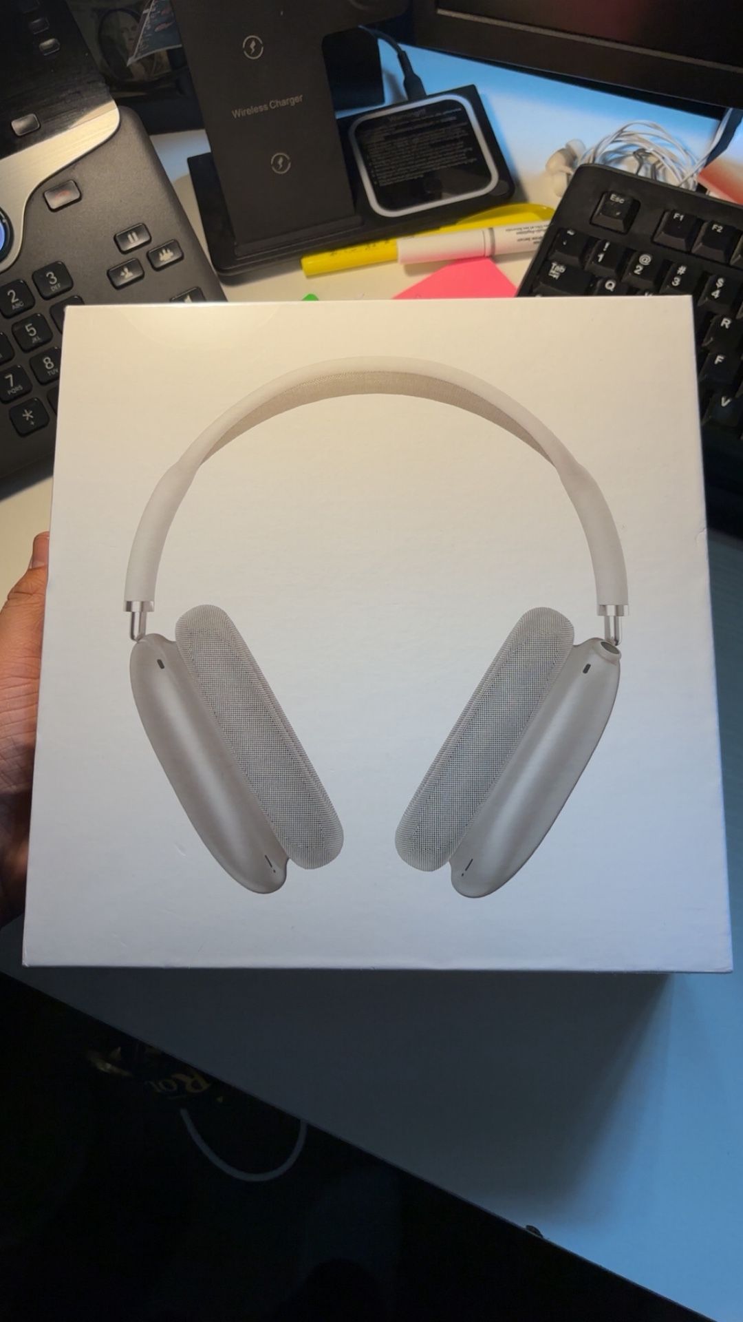 (AIRPOD MAX SEND OFFERS)