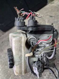 04 Lexus Gs  300 ABS pump