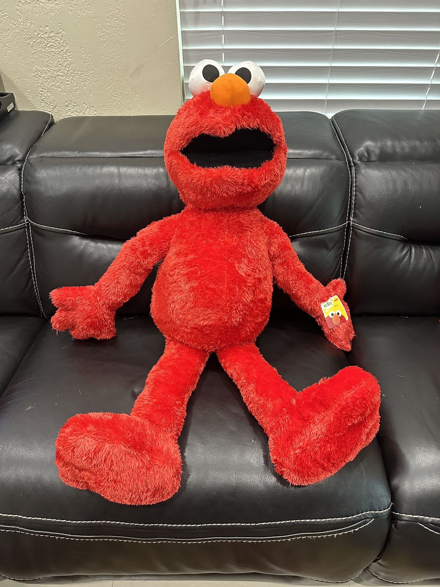 Giant Elmo