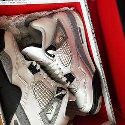 Jordan 4 White Cement 