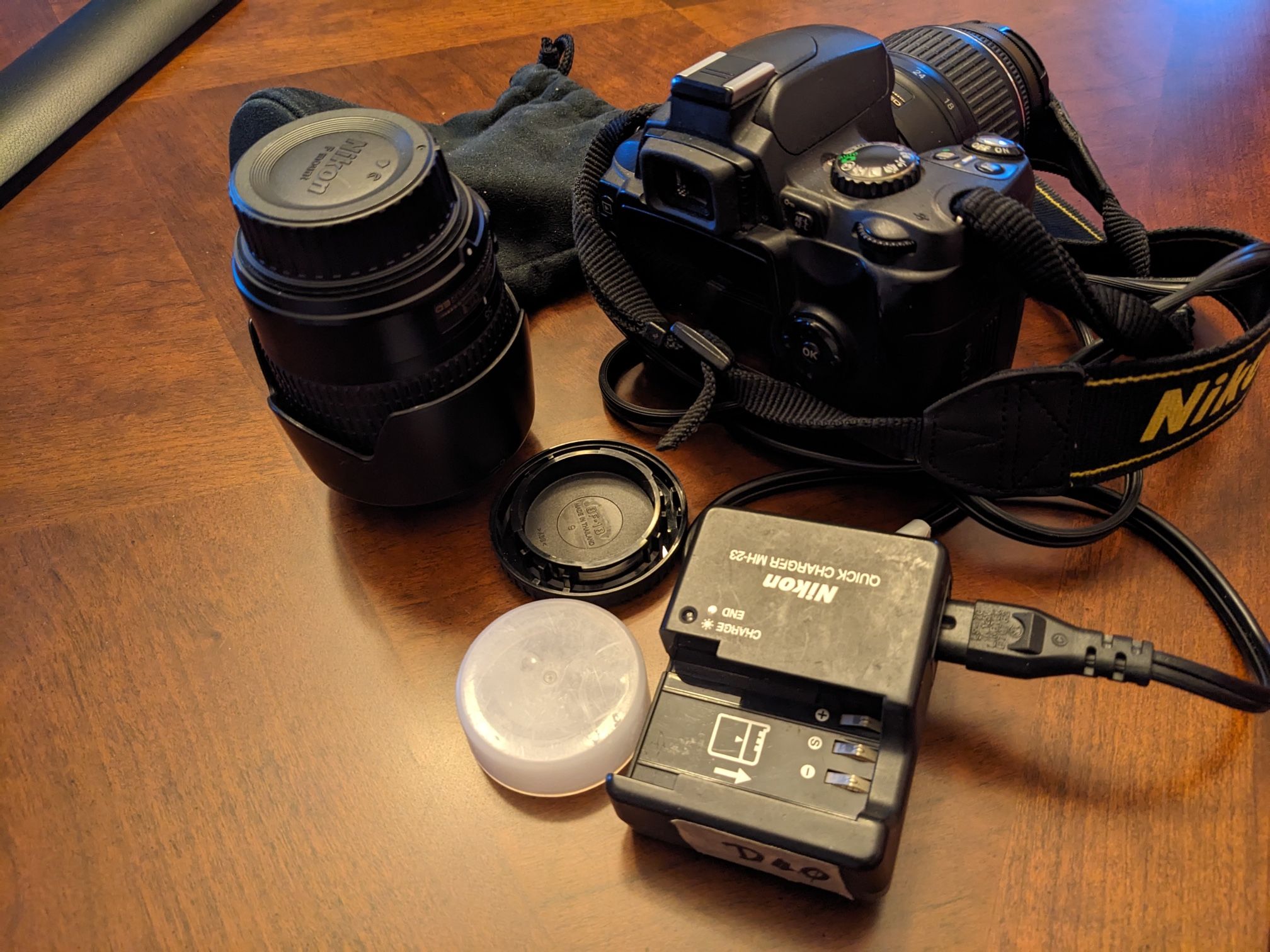 Nikon D40 Camera With Additional Focus