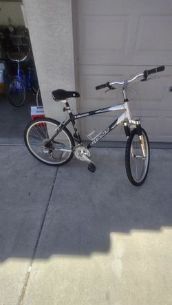 men's 26-in giant Sedona mountain bike