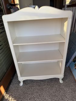White Wood Bookcase with Decorative Top