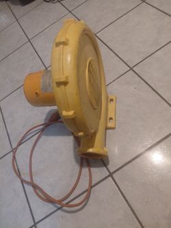 Blower for inflatables