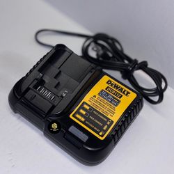 Dewalt 12V to 20V Lithium-Ion Battery Charger (DCB112 ) 