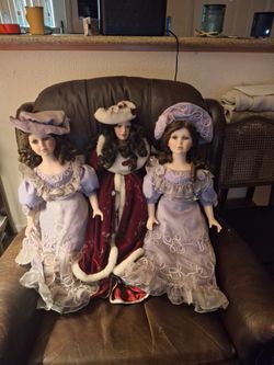Antique porceline dolls