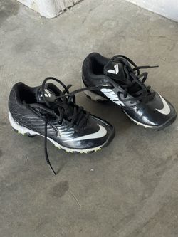 BOYS NIKE CLEATS SIZE 12c