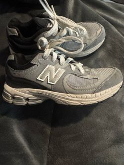 Boys shoes