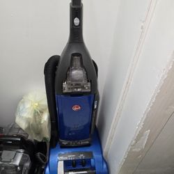 Hoover WindTunnel Comes With Extra Belts And Bags