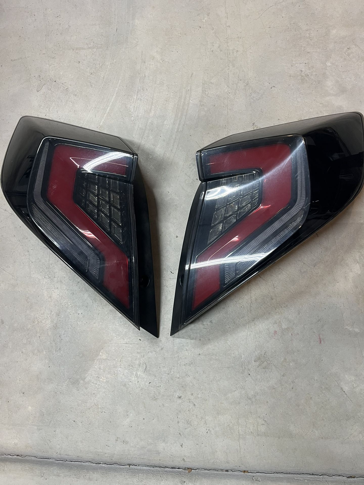 10th Gen Honda Civic Sedan Sequential Tail Lights (Reaper Style)