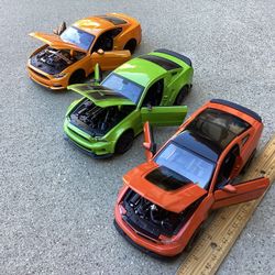 Ford Mustang Diecast Cars Scale 1/24 (Valencia) $20 Each One