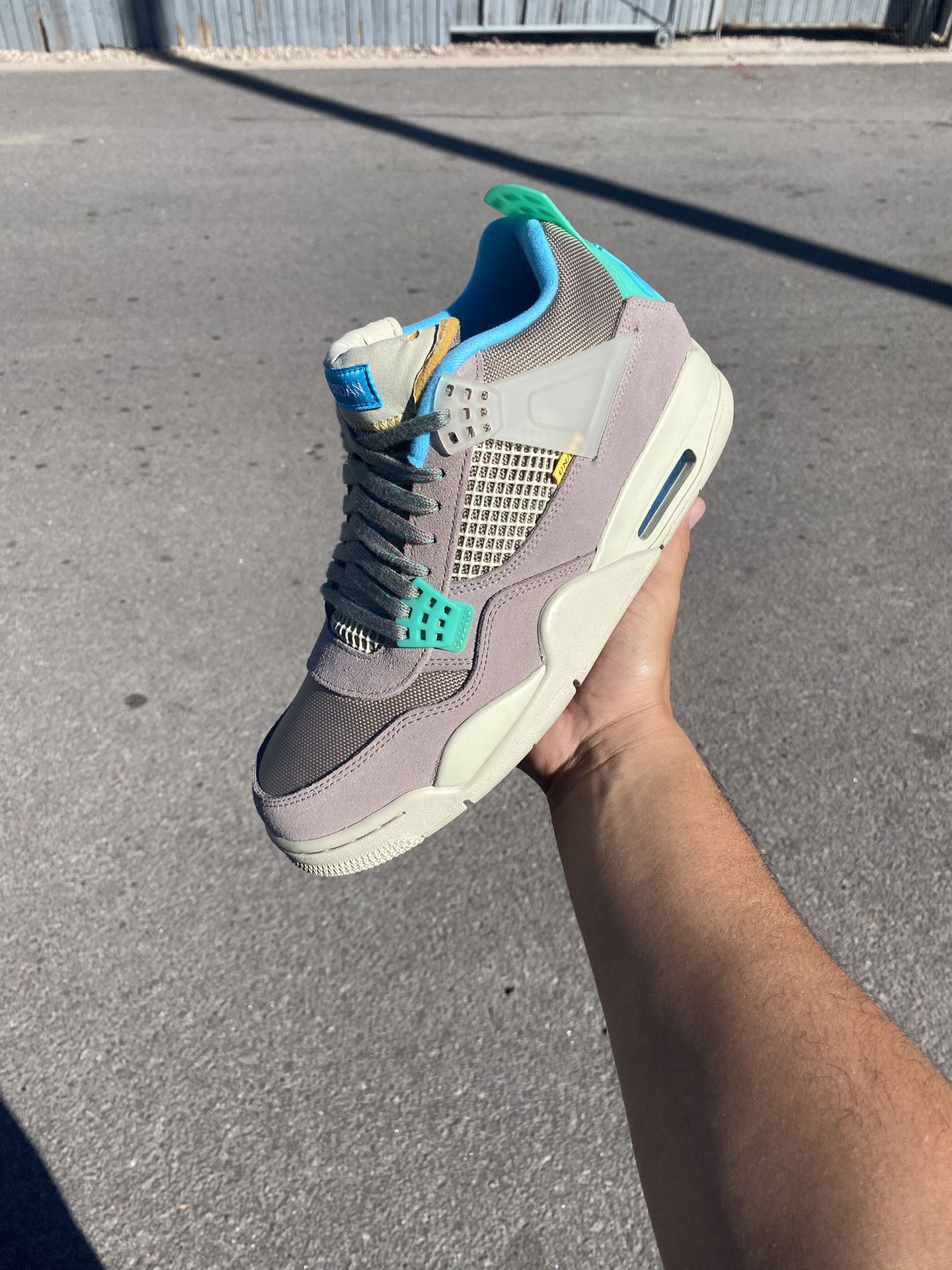 Jordan 4 Union Taupe