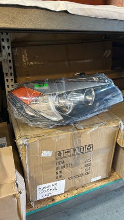 2013–2015 BMW X1 (E84) Passenger Side Headlight Assembly – New/Open Box