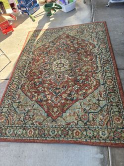 5’ x 7’ Area Carpet/ Rug