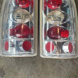 Luces Traseras Para Chevrolet, Suburban O Silverado 2000-2006
