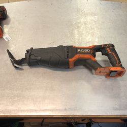 Ridgid R8642 Saw