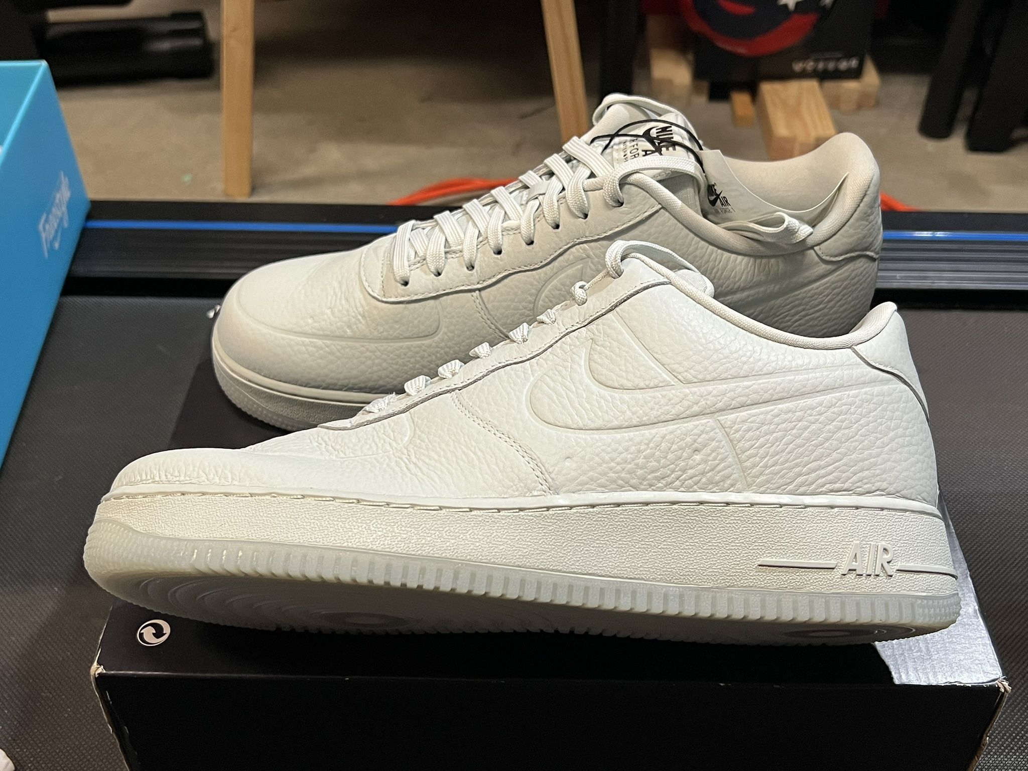 Mens Nike Air Force 1 Low Tech Pro