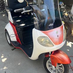 R Wheels Scooter