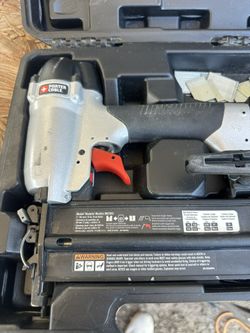 18-Gauge Pneumatic Brad Nailer Kit
