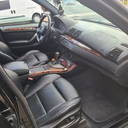 BMW   YR 2006  BODY TAYPE MODEL  UT CLAS  AT