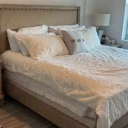 King bedroom Set (solid wood From Baer Furniture)