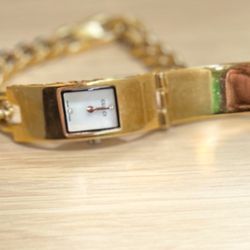 GUCCI watch