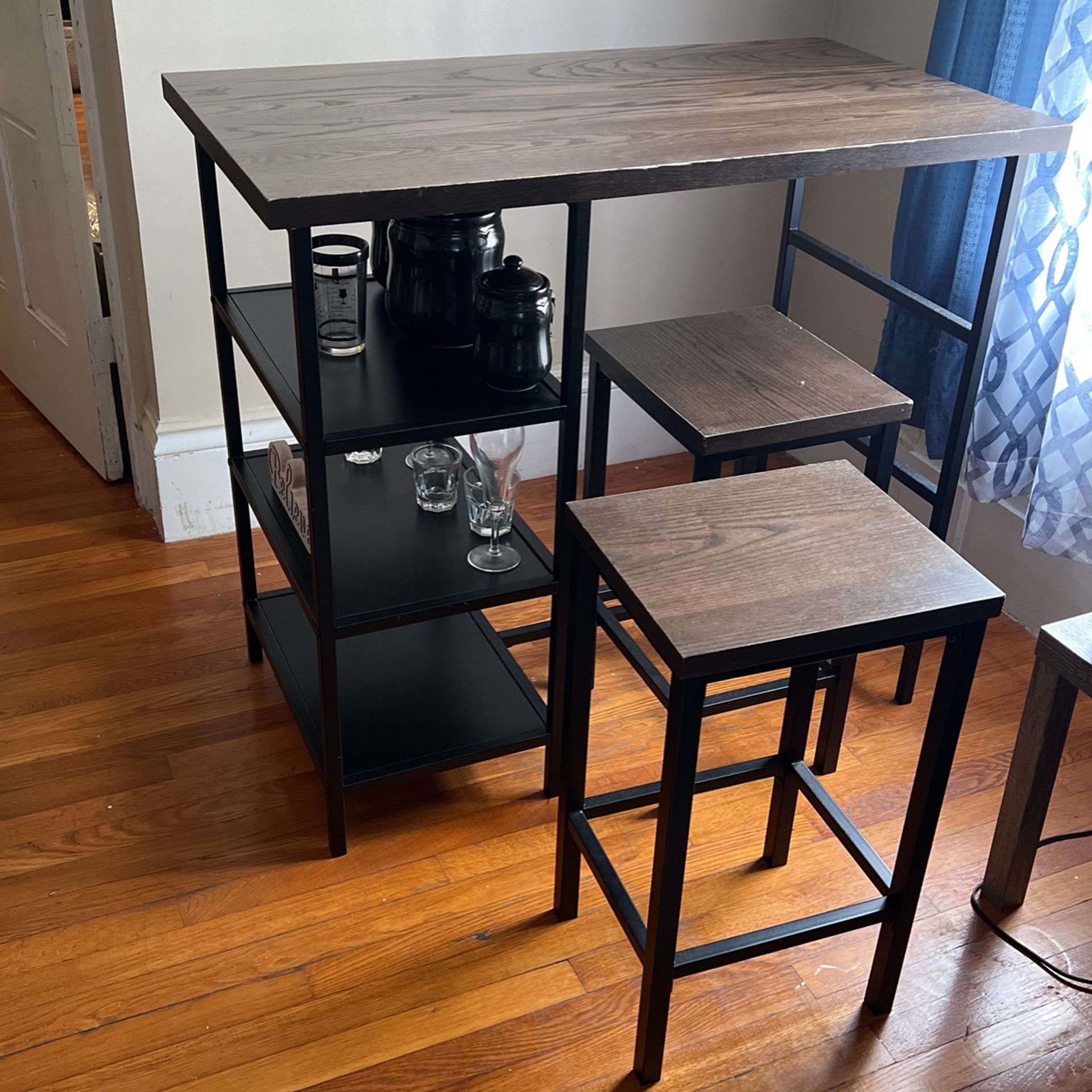 2seat With Table And Shelves