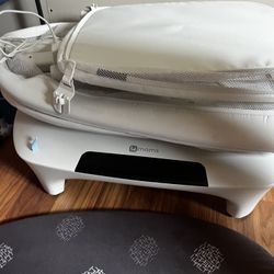 4 Moms Bassinet