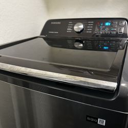 Samsung 45-81”hi-27wx30.25d Gas Dryer. Immaculate Condition.