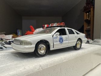 Road Champs Denver Police Chevrolet Caprice 1:43 Diecast Police Car