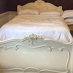 Jessica McClintock Full Bed W Trundle And End Table